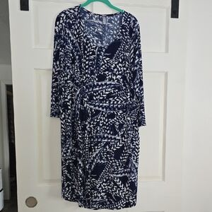 Elegant Navy and White Patterned Long Sleeve Dress